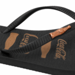 Chinelo Coca-Cola Feminino Pingente Garrafinha Sola Quadrada CC5035 - Imagem 6