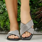 Chinelo Moleca Slide Brilho Cruzada Strass Feminina 5560.105 - Imagem 5