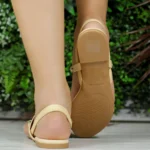 Rasteira Moleca Bico Folhas Tiras Tachinhas Fofa 5561.102 - Imagem 4
